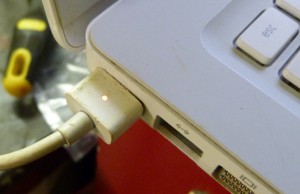 Macbook MagSafe power cord back to life